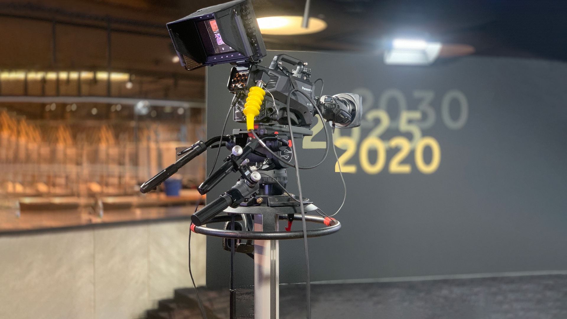 Veranstaltungstechnik - Studiokamera vor Bühne