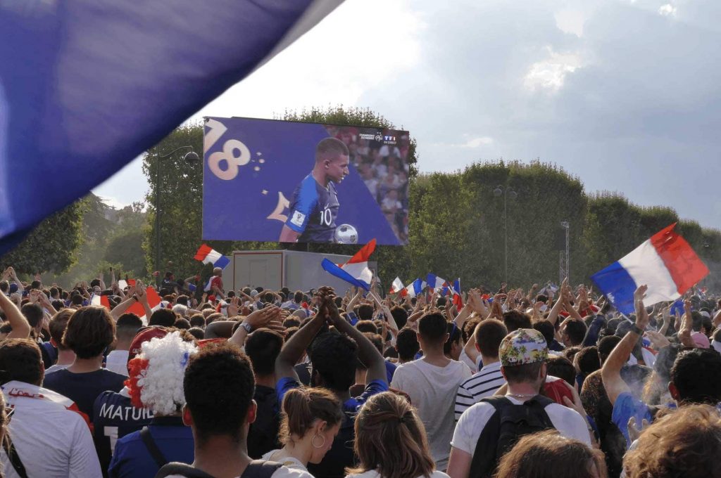 Outdoor-LED-Videowall m Einsatz bei der WM 2018 in Paris.